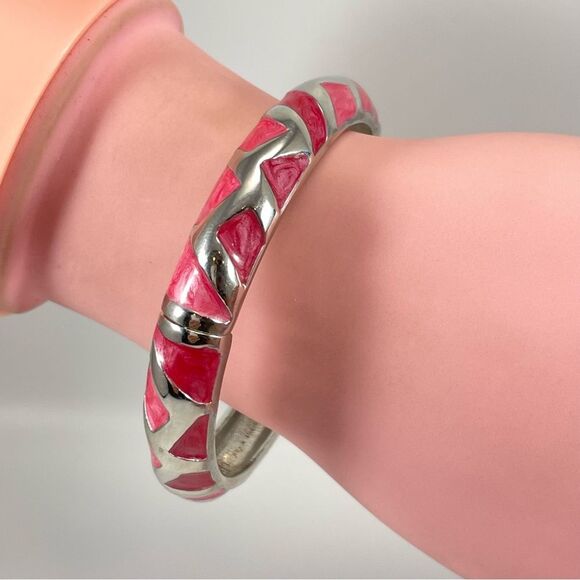 Pink Swirled Enamel Silver Tone Metal Clamper Hinged Bangle Bracelet 7” Fashion - Picture 3 of 6